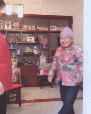 DƬ